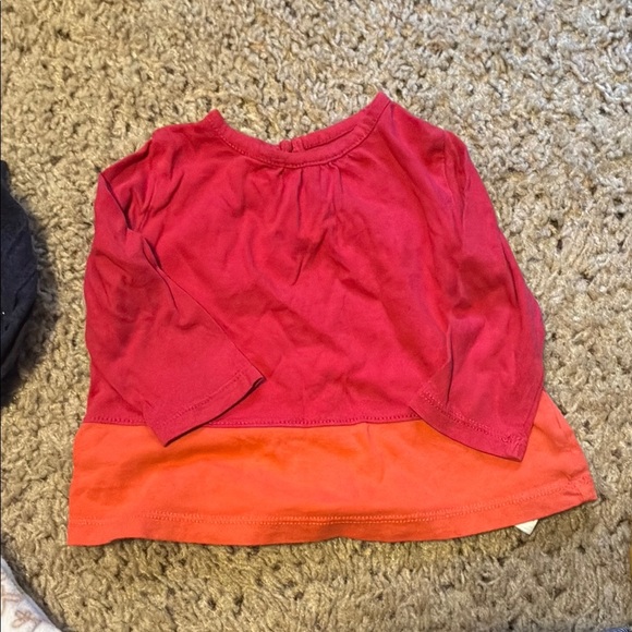 Assorted set of shirts, sleeper and pants. - Picture 14 of 16